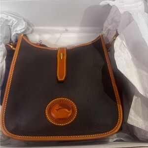 NEW IN BOX Dooney & Bourke All-Weather Leather 3.0 Crossbody 22  Black & Tan Bag
